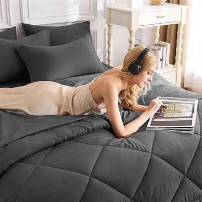 Luksuzni temno sivi komplet posteljnine Queen